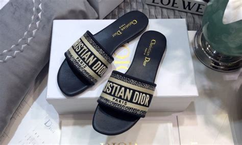 harga sandal dior batam